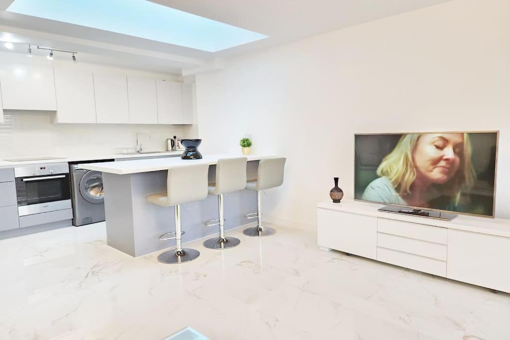 Paradigm House, Stunning 2-Bedroom Apartment 1, Free Parking, Oxford Ngoại thất bức ảnh