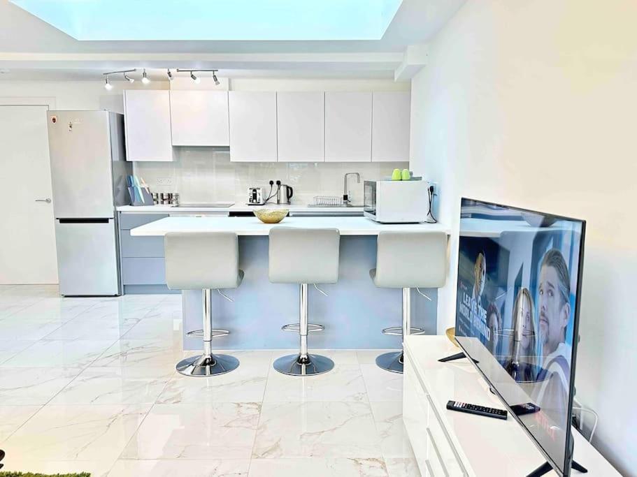 Paradigm House, Stunning 2-Bedroom Apartment 1, Free Parking, Oxford Ngoại thất bức ảnh