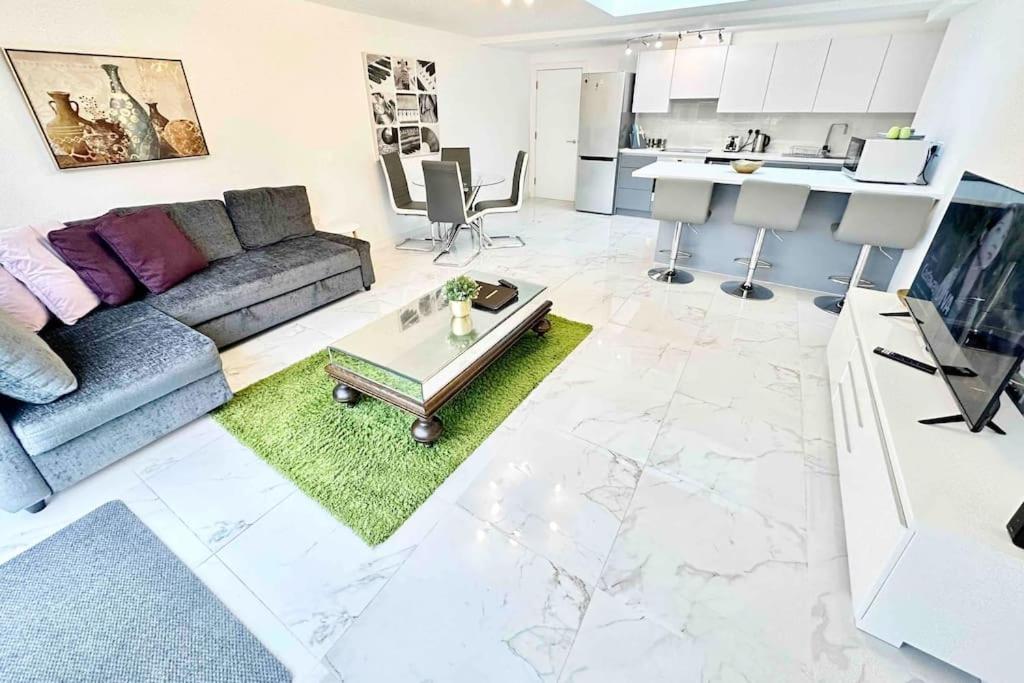 Paradigm House, Stunning 2-Bedroom Apartment 1, Free Parking, Oxford Ngoại thất bức ảnh