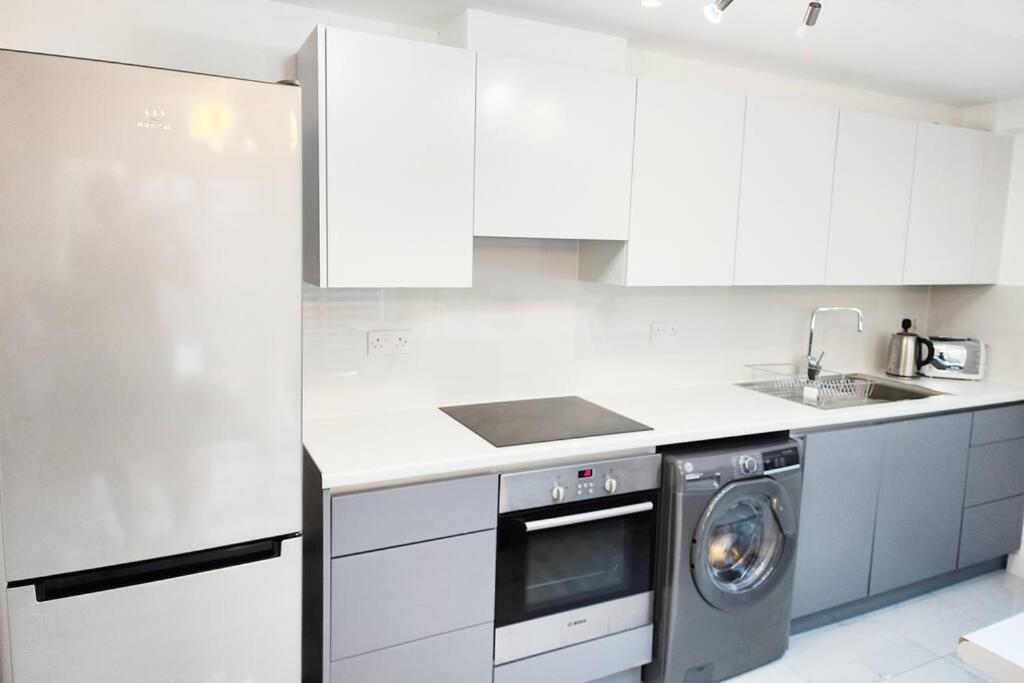 Paradigm House, Stunning 2-Bedroom Apartment 1, Free Parking, Oxford Ngoại thất bức ảnh
